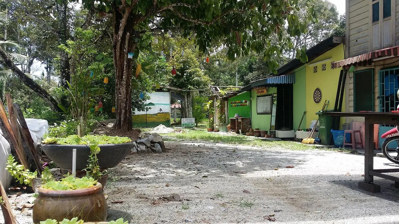 Bed & Breakfast Titi Teras Village House Balik Pulau