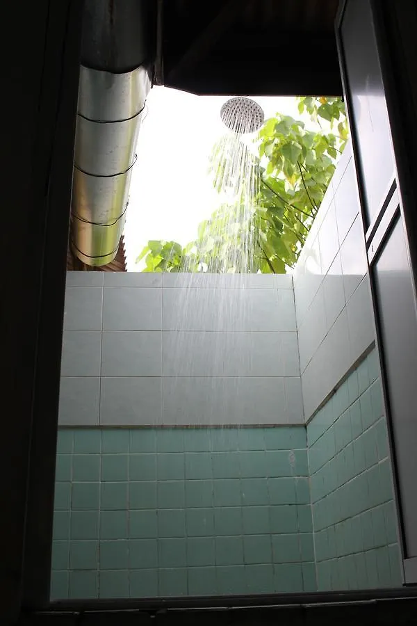 Titi Teras Village House Balik Pulau 2*,