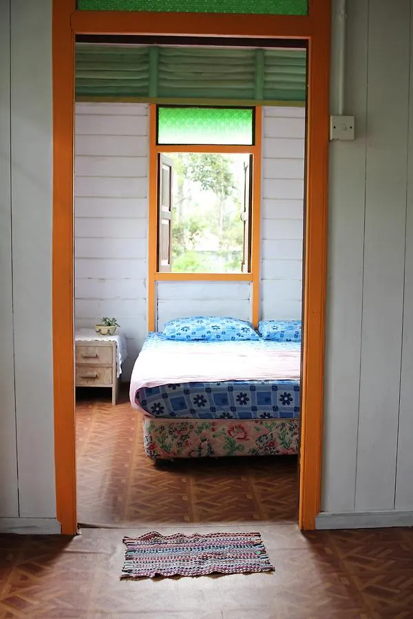 Bed & Breakfast Titi Teras Village House Balik Pulau