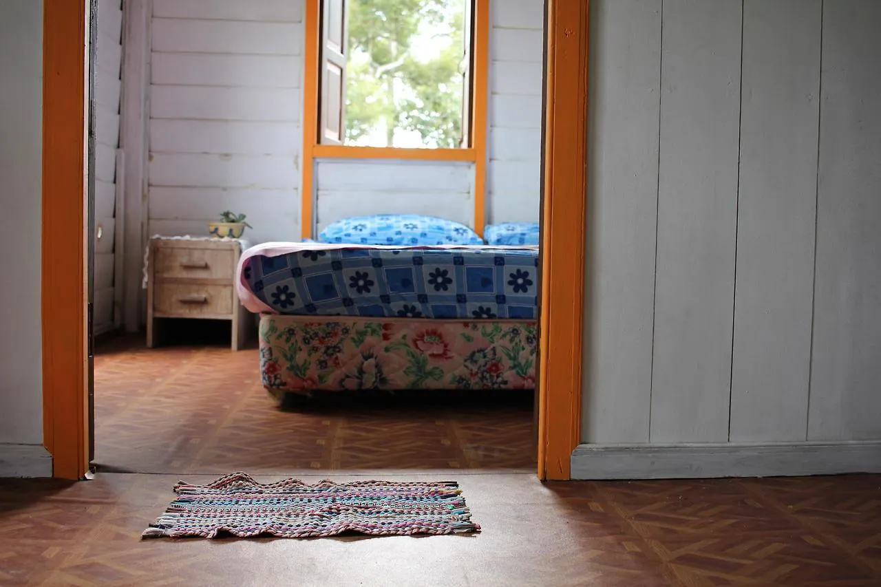 Titi Teras Village House Balik Pulau Panzió